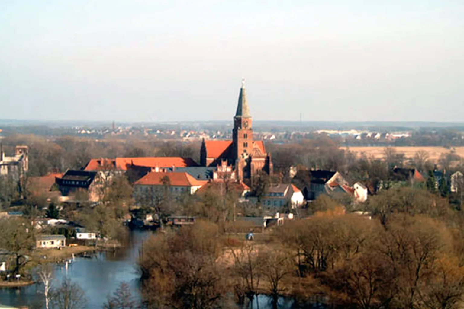 Dom zu Brandenburg von St. Gotthardt aus gesehen