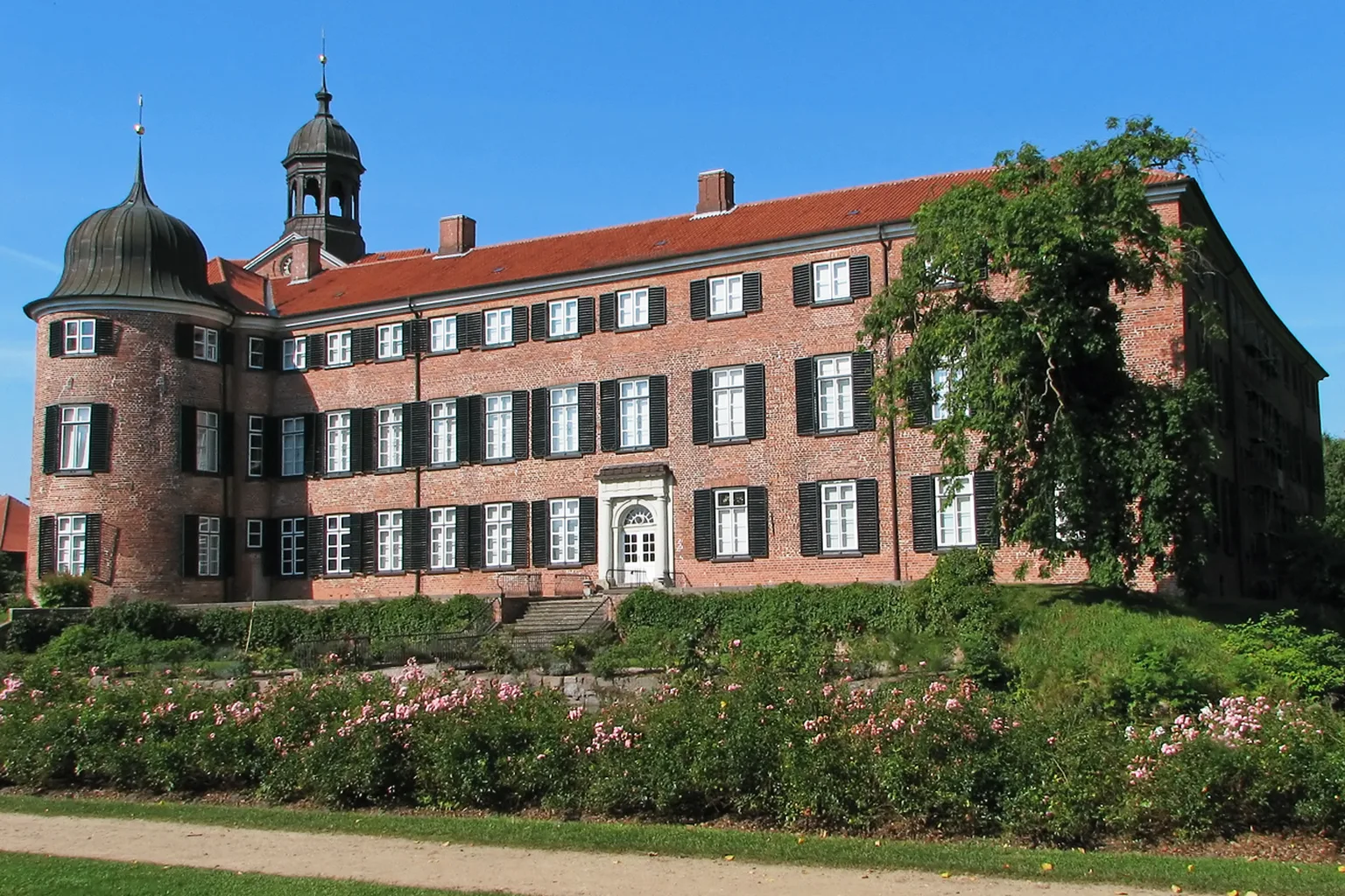 Beschreibung: Eutiner Schloss Fotograf: Darkone, 5. September 2005