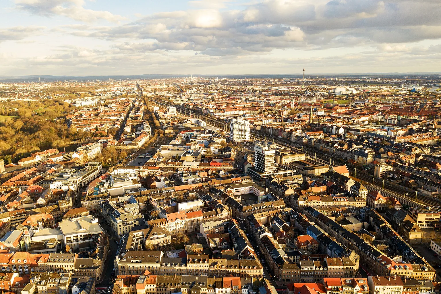 Blick von Westen über die Fürther Innenstadt auf Nürnberg, März 2020