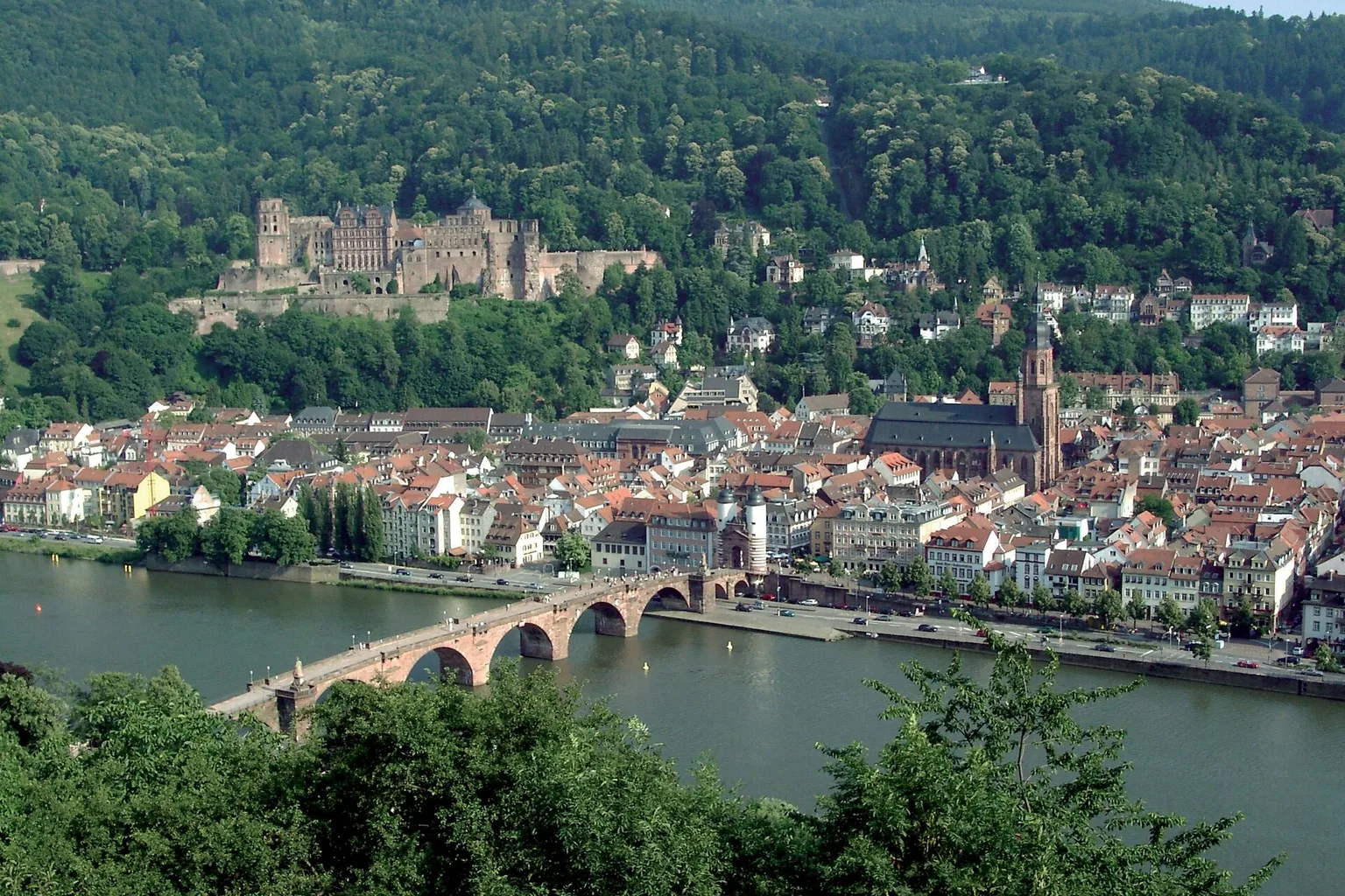 Über Heidelberg thront das Schloß