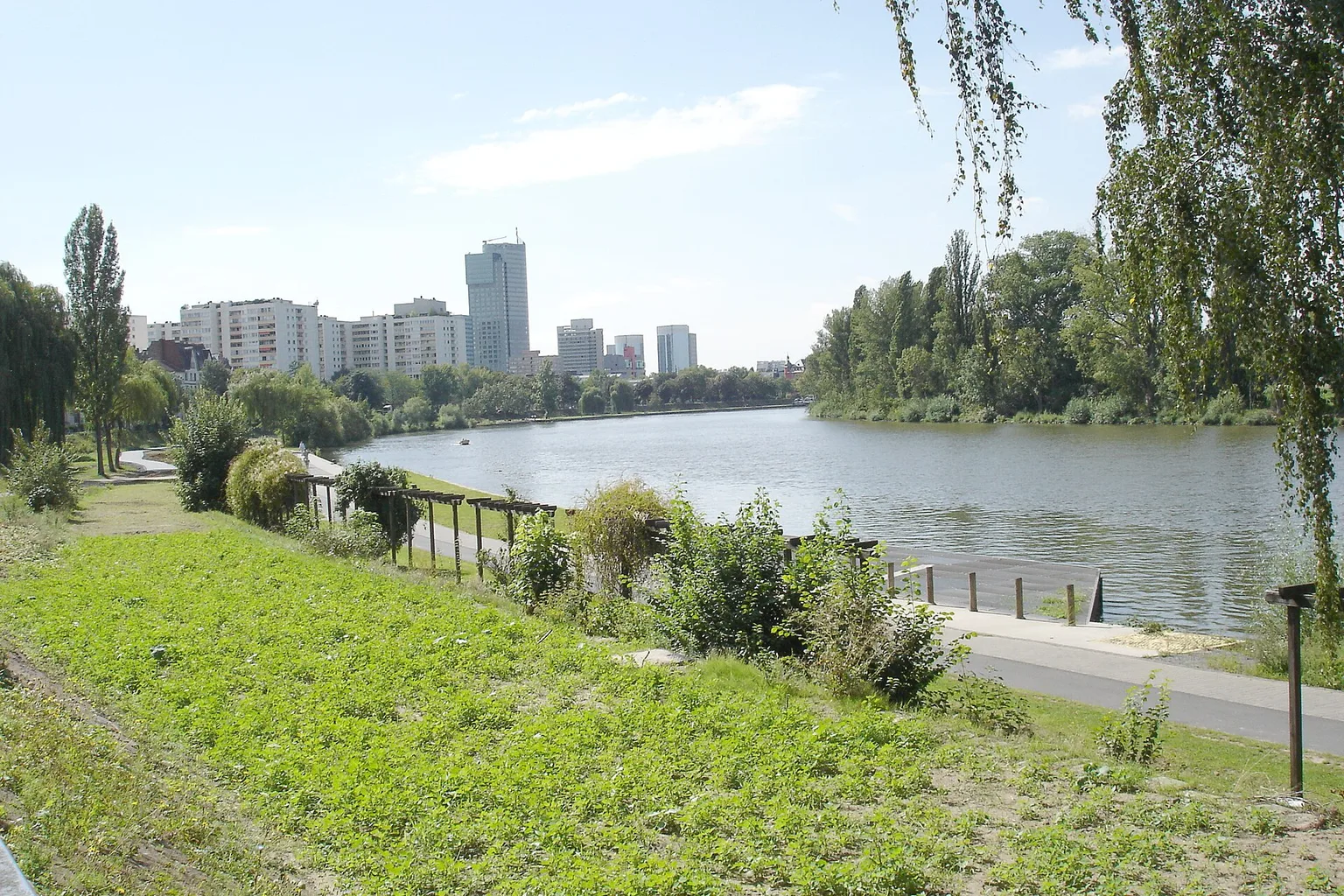 Mainbogen in Offenbach, flussabwärts