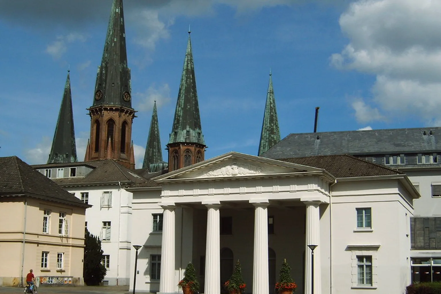 Description: Guardian House and Lamberti-Church in Oldenburg, Germany Date: June 2005 Photographer: Marvins21