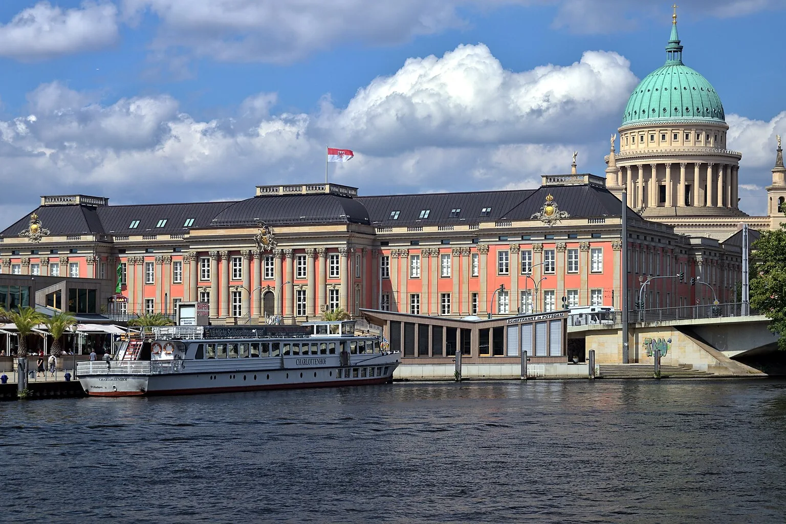 2018-08-10 DE Potsdam, Havel, Potsdamer Stadtschloss, Charlottenhof 05609390
