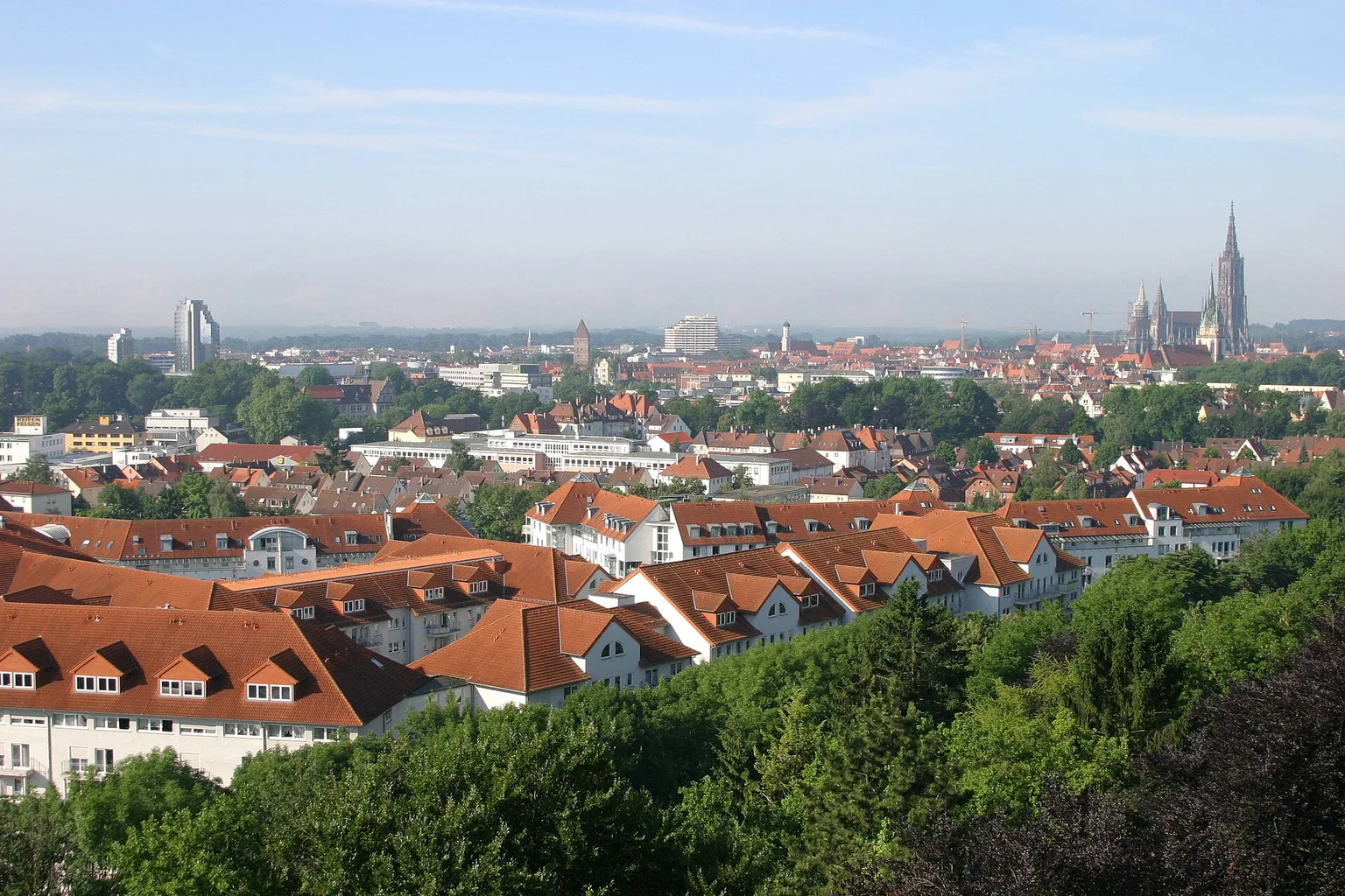 Panoramablick auf die Stadt Ulm vom Dach des Bischof Sproll Hauses aufgenommen
